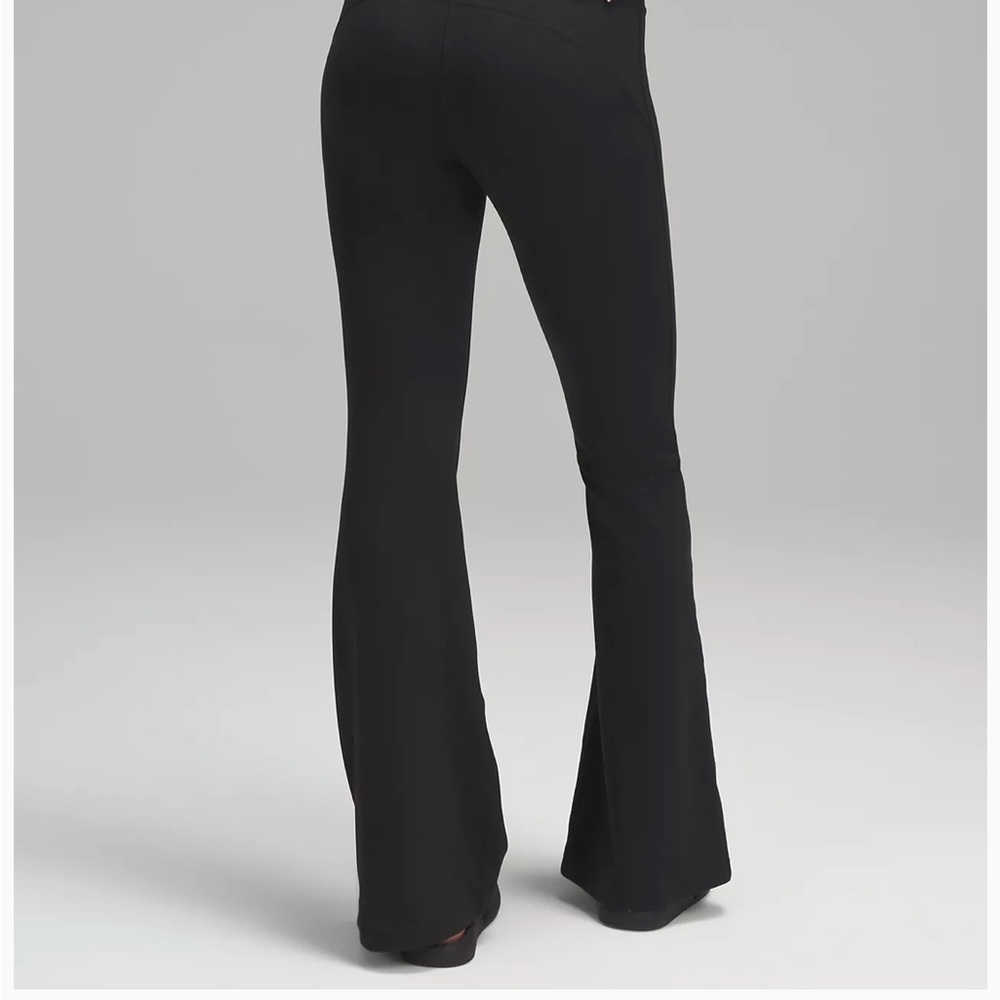 Lululemon groove high waisted flare size 6